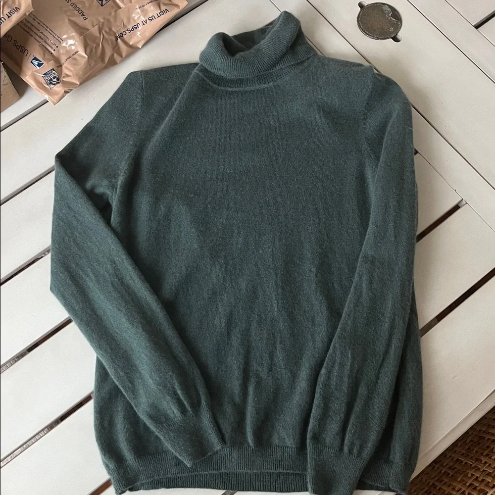 Talbots Large Cashmere Turtleneck Sweater Green